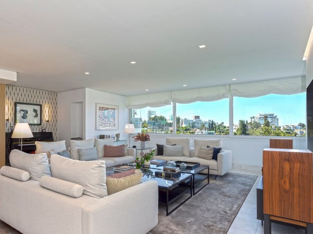 2 Bedrooms Apartment in Guadalmina Alta