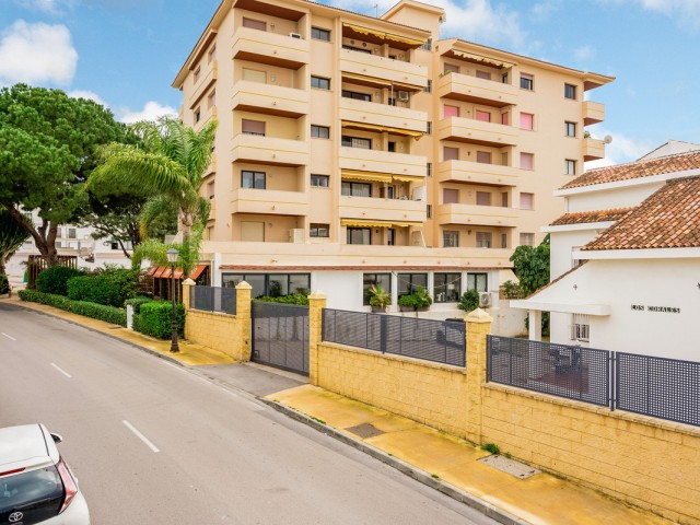 2 Bedrooms Apartment in Nueva Andalucía