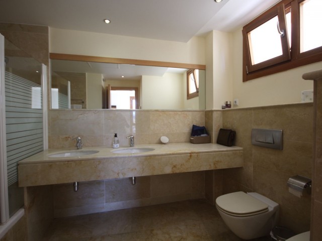 3 Makuuhuoneen Huoneisto Los Monteros