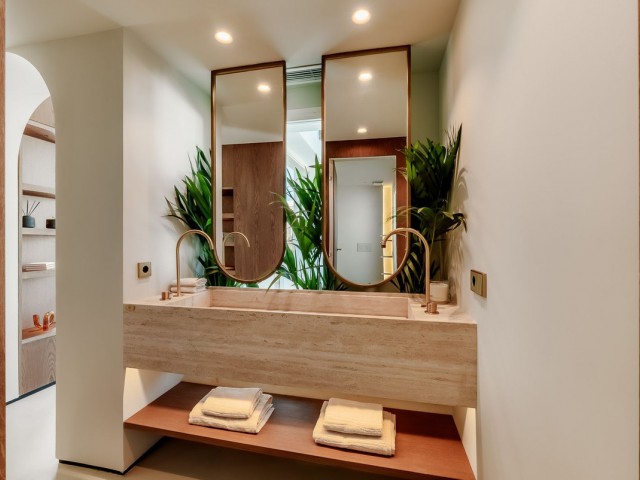 Apartamento con 3 Dormitorios  en Estepona