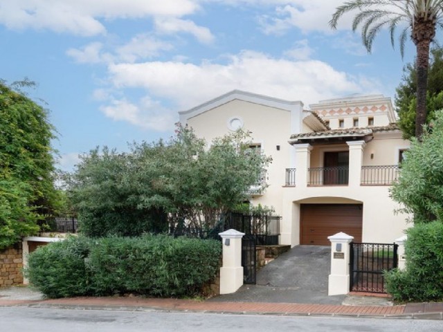 5 Soveroms Villa i Nueva Andalucía