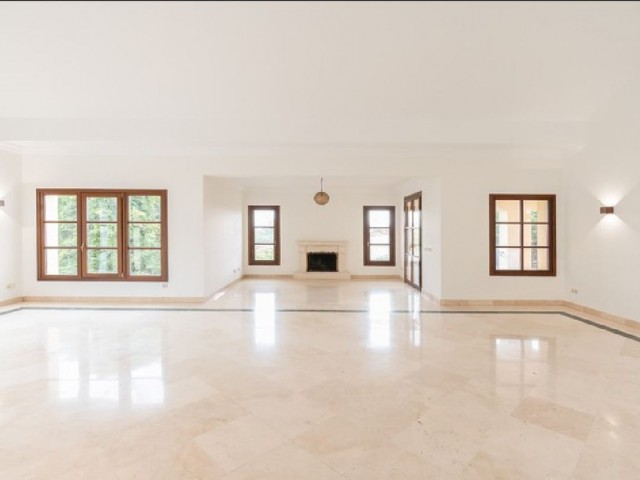 5 Soveroms Villa i Nueva Andalucía