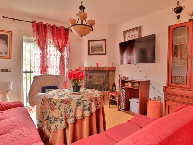 6 Bedrooms Villa in Alfarnatejo