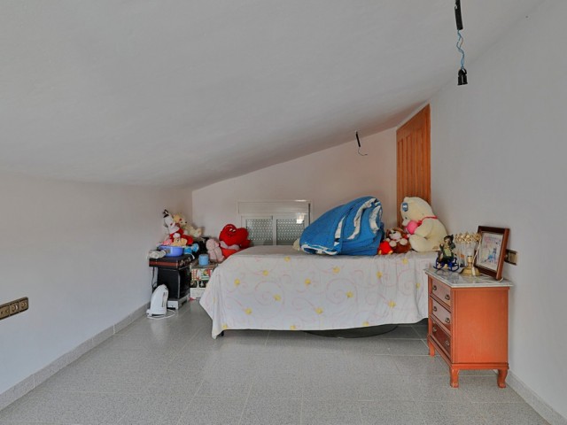 6 Bedrooms Villa in Alfarnatejo
