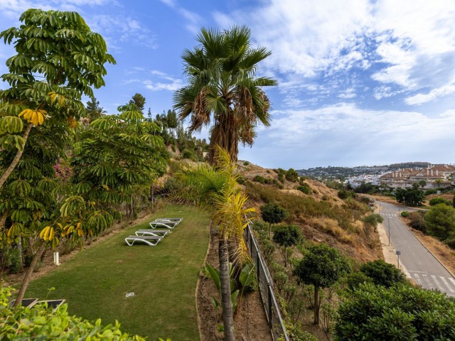 2 Bedrooms Apartment in Nueva Andalucía