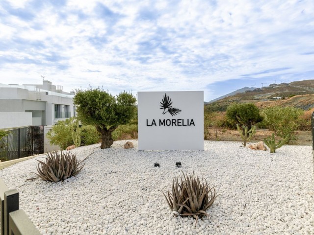 2 Bedrooms Apartment in Nueva Andalucía