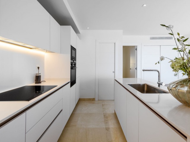 2 Bedrooms Apartment in Nueva Andalucía