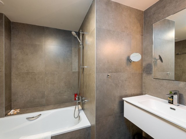 3 Makuuhuoneen Huoneisto La Duquesa