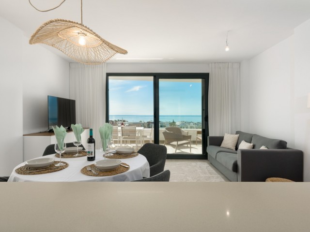 Apartamento con 2 Dormitorios  en Estepona