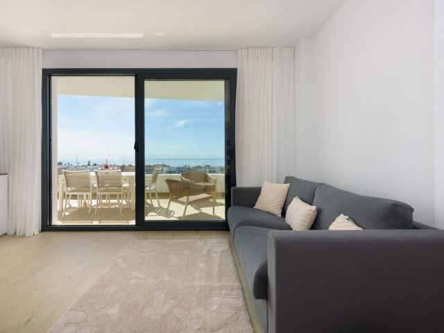 Apartamento con 2 Dormitorios  en Estepona