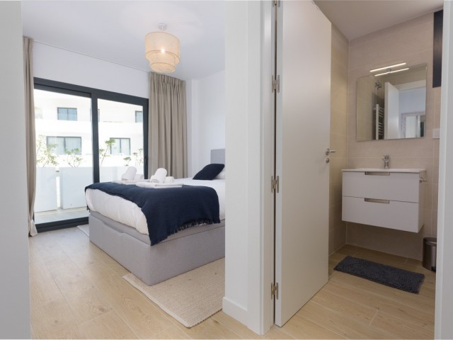 Apartamento con 2 Dormitorios  en Estepona