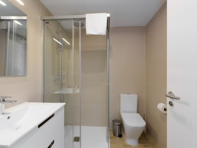 Apartamento con 2 Dormitorios  en Estepona