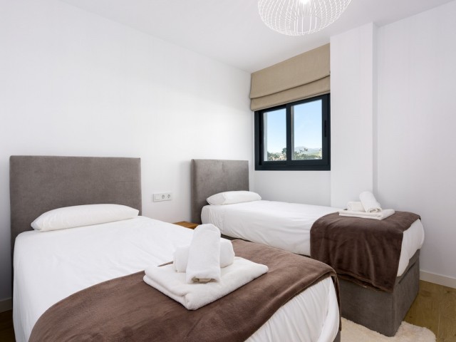 Apartamento con 2 Dormitorios  en Estepona