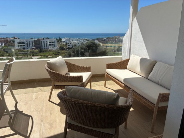 Apartamento con 2 Dormitorios  en Estepona