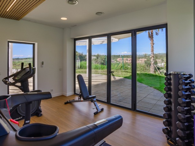 Apartamento con 2 Dormitorios  en Estepona