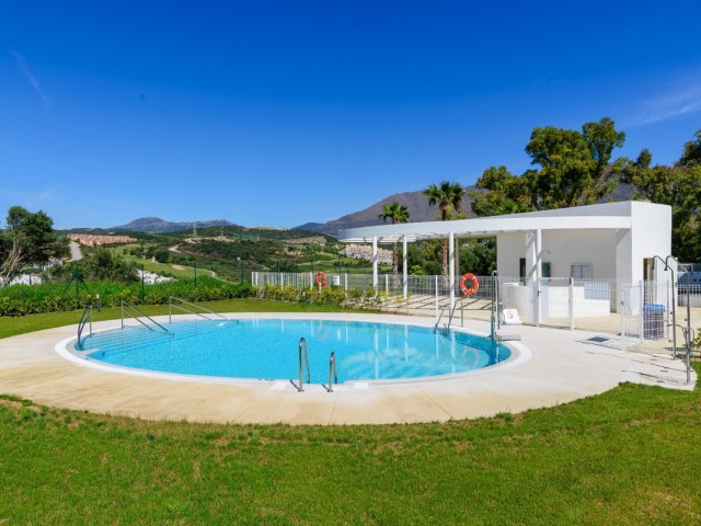 Apartamento con 2 Dormitorios  en Estepona