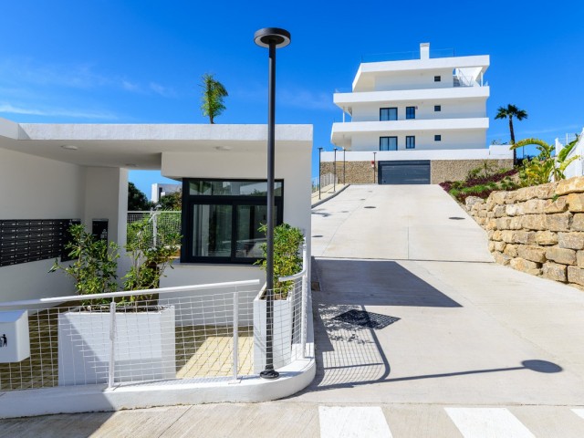 Apartamento con 2 Dormitorios  en Estepona