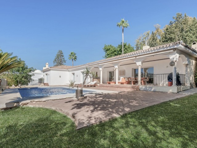 4 Schlafzimmer Villa in El Paraiso