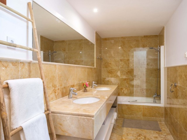 3 Bedrooms Apartment in Altos de los Monteros