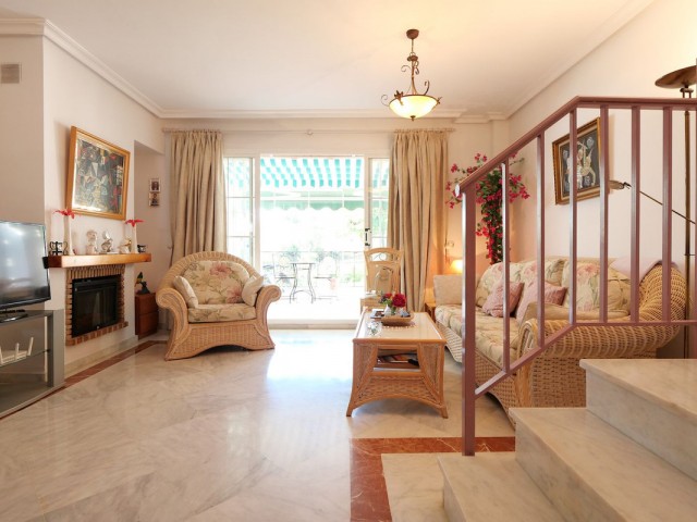 2 Bedrooms Townhouse in Marbella