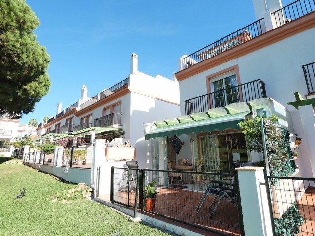 2 Bedrooms Townhouse in Cabopino