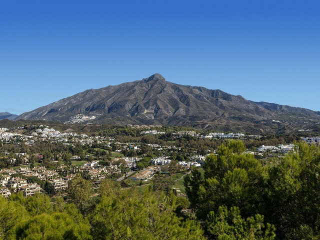 3 Bedrooms Apartment in Nueva Andalucía