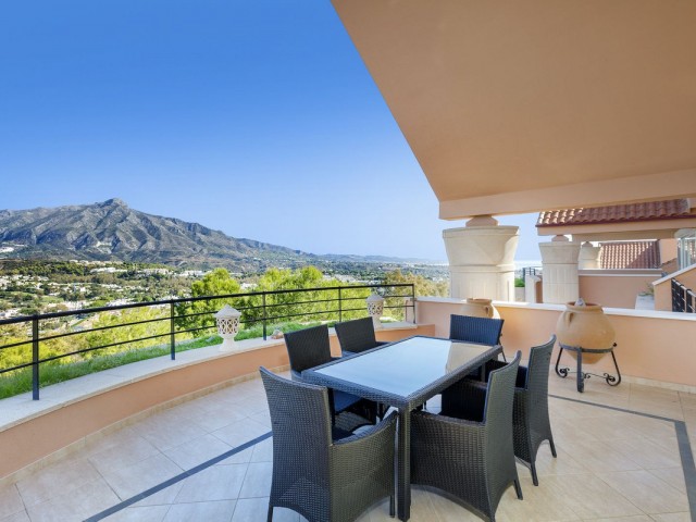 3 Bedrooms Apartment in Nueva Andalucía