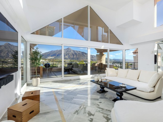 3 Bedrooms Apartment in Nueva Andalucía