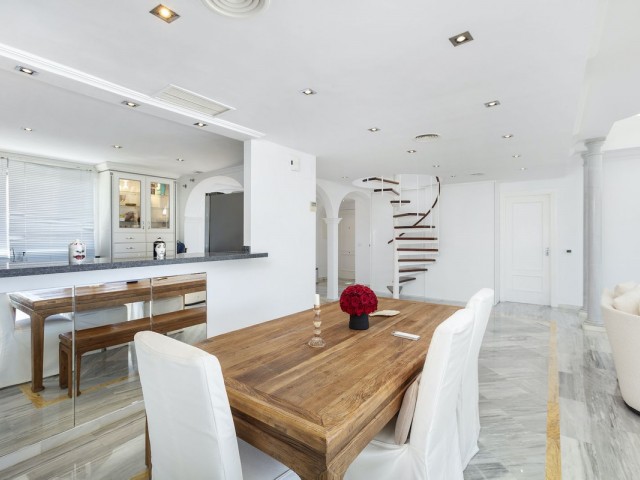 3 Bedrooms Apartment in Nueva Andalucía