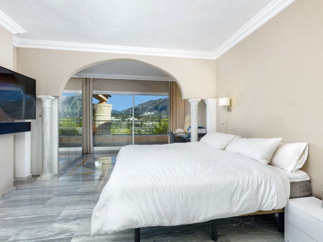 3 Bedrooms Apartment in Nueva Andalucía