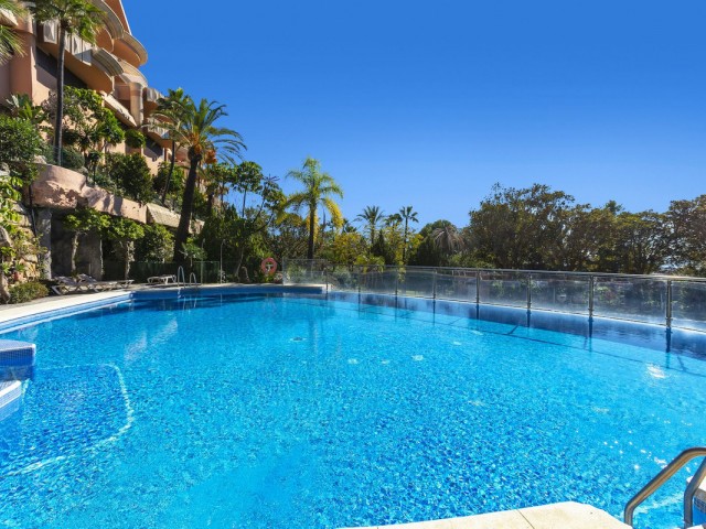 3 Bedrooms Apartment in Nueva Andalucía