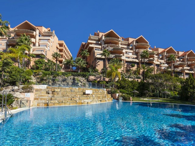 3 Bedrooms Apartment in Nueva Andalucía