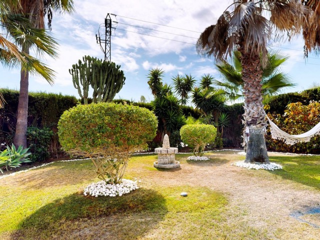 7 Soveroms Villa i Guadalmina Alta