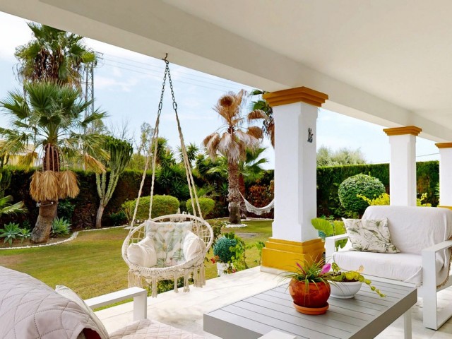 7 Soveroms Villa i Guadalmina Alta