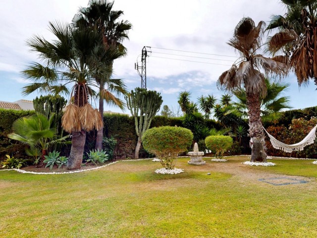 7 Soveroms Villa i Guadalmina Alta