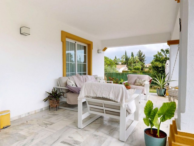 7 Soveroms Villa i Guadalmina Alta