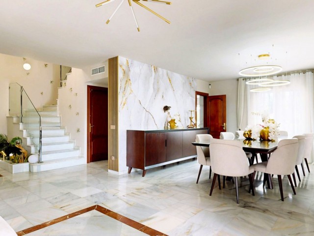 7 Soveroms Villa i Guadalmina Alta