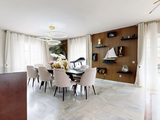 7 Soveroms Villa i Guadalmina Alta