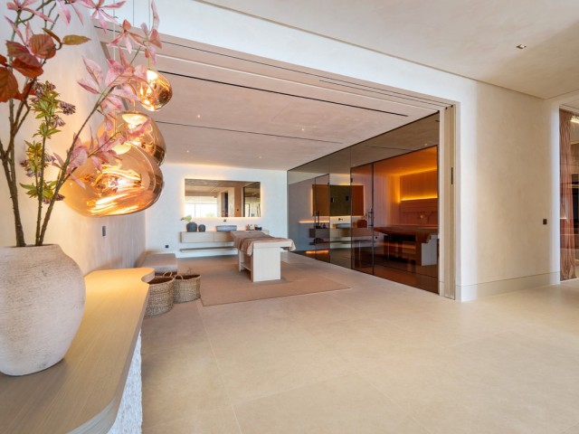 8 Bedrooms Villa in Benahavís