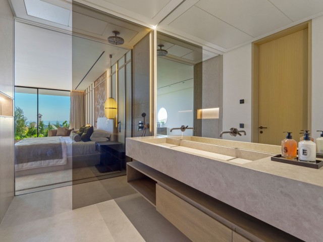 8 Bedrooms Villa in Benahavís