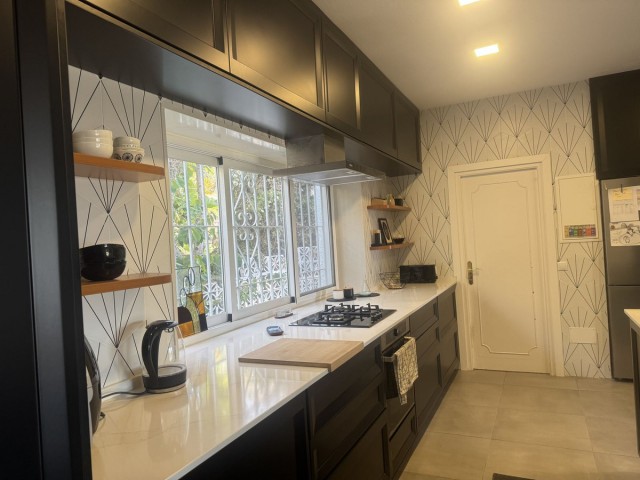 4 Bedrooms Villa in Marbella