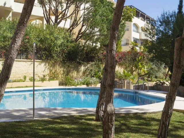 2 Bedrooms Apartment in Elviria