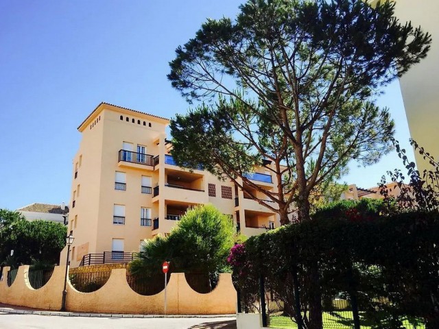 2 Bedrooms Apartment in Elviria