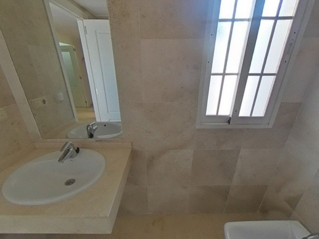 2 Bedrooms Apartment in Elviria