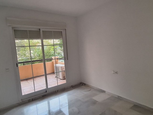 2 Bedrooms Apartment in Elviria