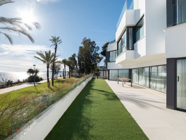 3 Bedrooms Townhouse in Estepona