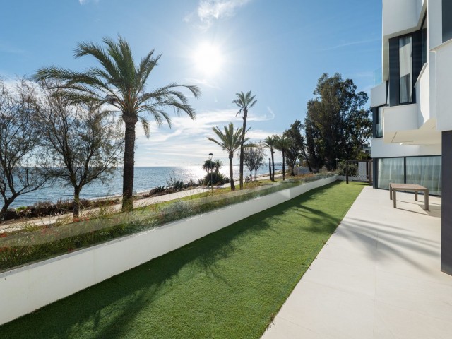 3 Bedrooms Townhouse in Estepona