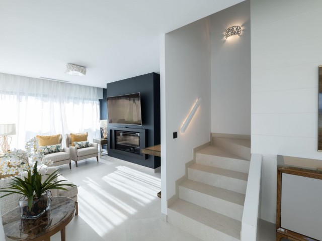 3 Bedrooms Townhouse in Estepona