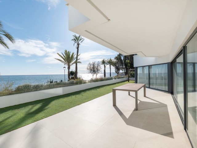 3 Bedrooms Townhouse in Estepona