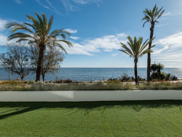 3 Bedrooms Townhouse in Estepona